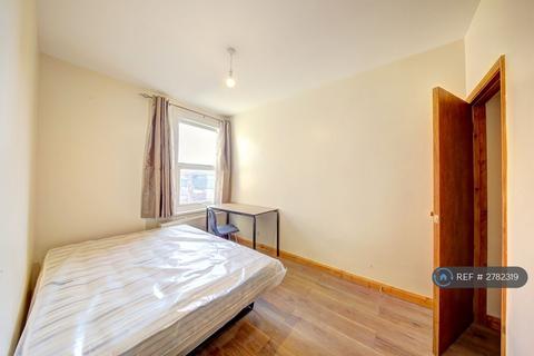 undefined, Villiers Road, Kingston Upon Thames, KT1