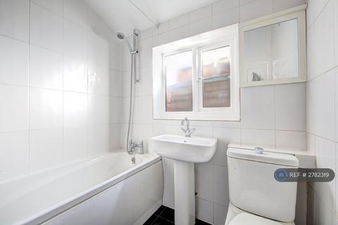 undefined, Villiers Road, Kingston Upon Thames, KT1