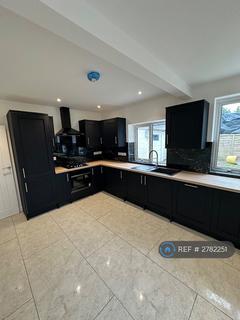 3 bedroom bungalow to rent, Newport Road, Newbury, RG14