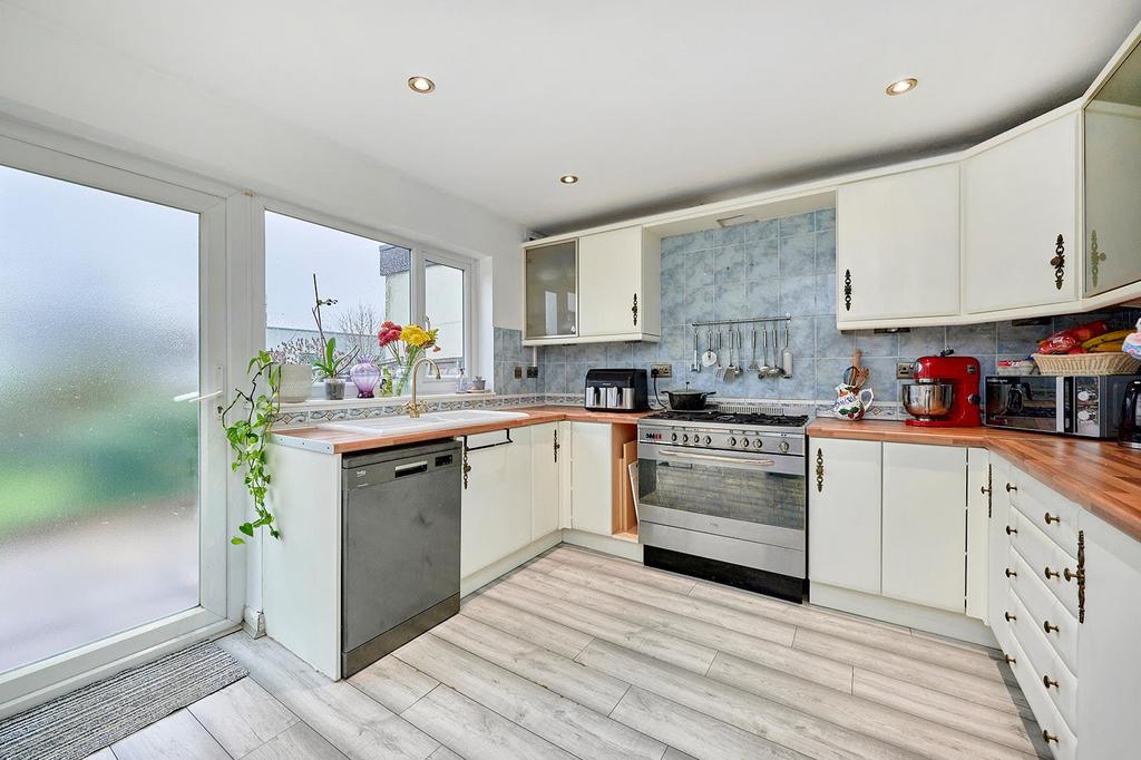Fitted Kitchen
