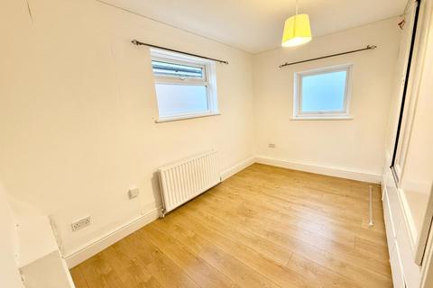 2 bedroom flat to rent, Christchurch Road, Bournemouth BH7