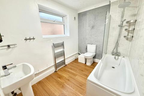 2 bedroom flat to rent, Christchurch Road, Bournemouth BH7