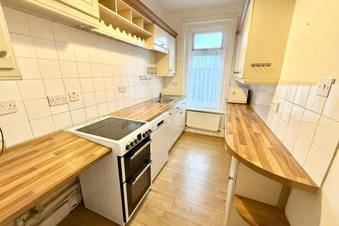 2 bedroom flat to rent, Christchurch Road, Bournemouth BH7