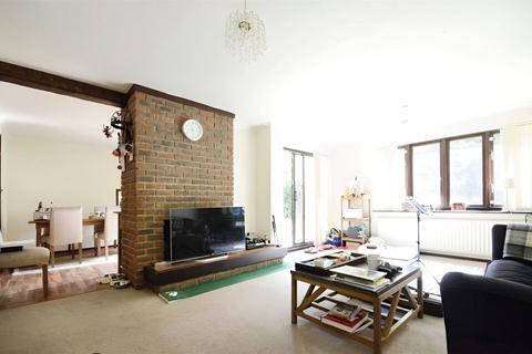 5 bedroom detached house to rent, The Burlings, Ascot, SL5