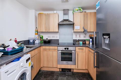 2 bedroom flat for sale, Mill Street, Slough, SL2