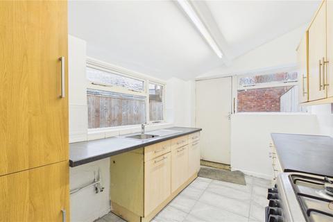 3 bedroom terraced house to rent, Park Vale Road, Middlesbrough TS4