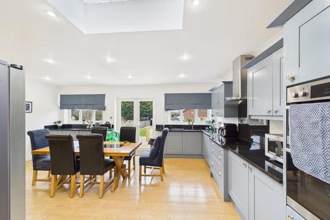 undefined, Bath Road, Calcot, Reading, RG31