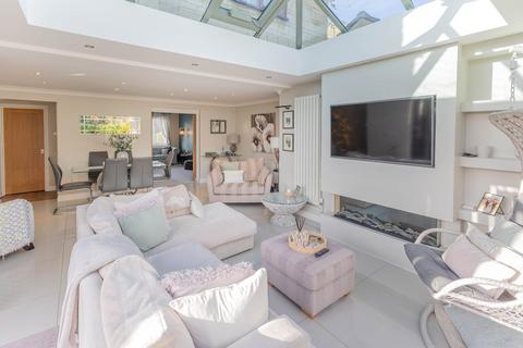undefined, Hanks Close, Malmesbury, SN16