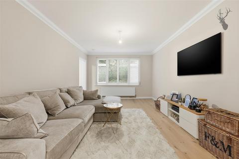 undefined, The Cedars, Buckhurst Hill IG9