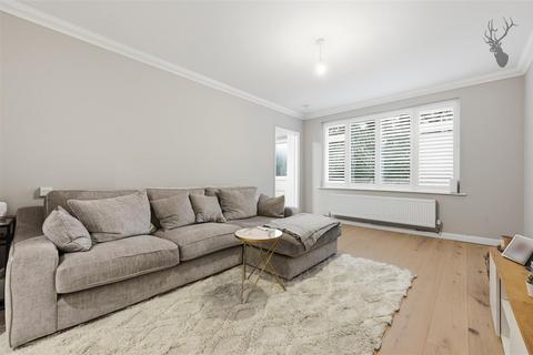 undefined, The Cedars, Buckhurst Hill IG9