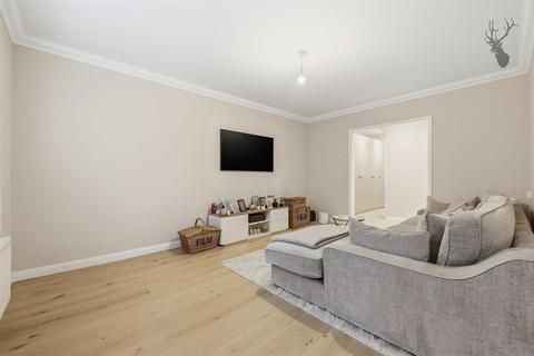 undefined, The Cedars, Buckhurst Hill IG9