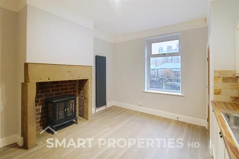 3 bedroom house to rent, Wellington Street, Huddersfield HD3