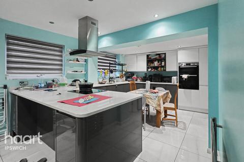 3 bedroom semi-detached house for sale, Maycroft Close, Ipswich