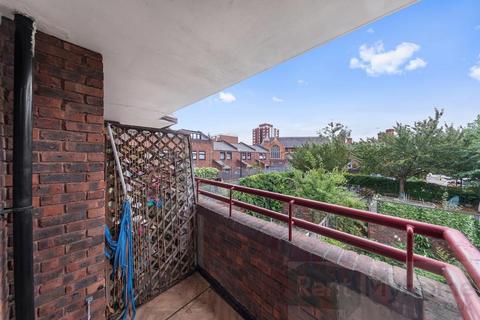 1 bedroom flat to rent, Chelmsford Close, London