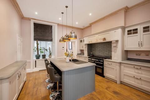 4 bedroom apartment for sale, John Street, London, WC1N