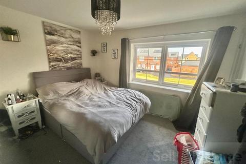 2 bedroom townhouse for sale, Bingley Avenue, Tamworth