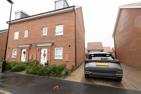 4 bedroom semi-detached house for sale, Magnolia Drive, Blakelaw