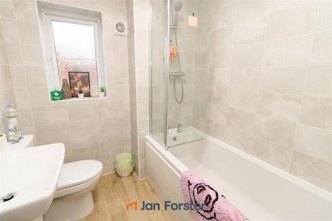 4 bedroom semi-detached house for sale, Magnolia Drive, Blakelaw
