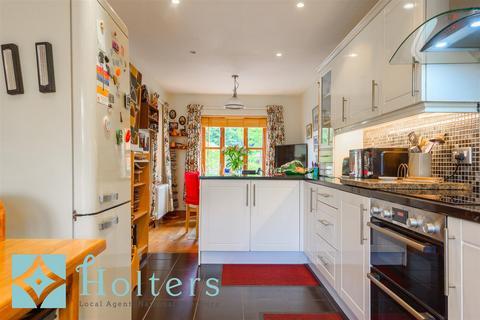 4 bedroom detached house for sale, Herbert Court, Newtown SY16