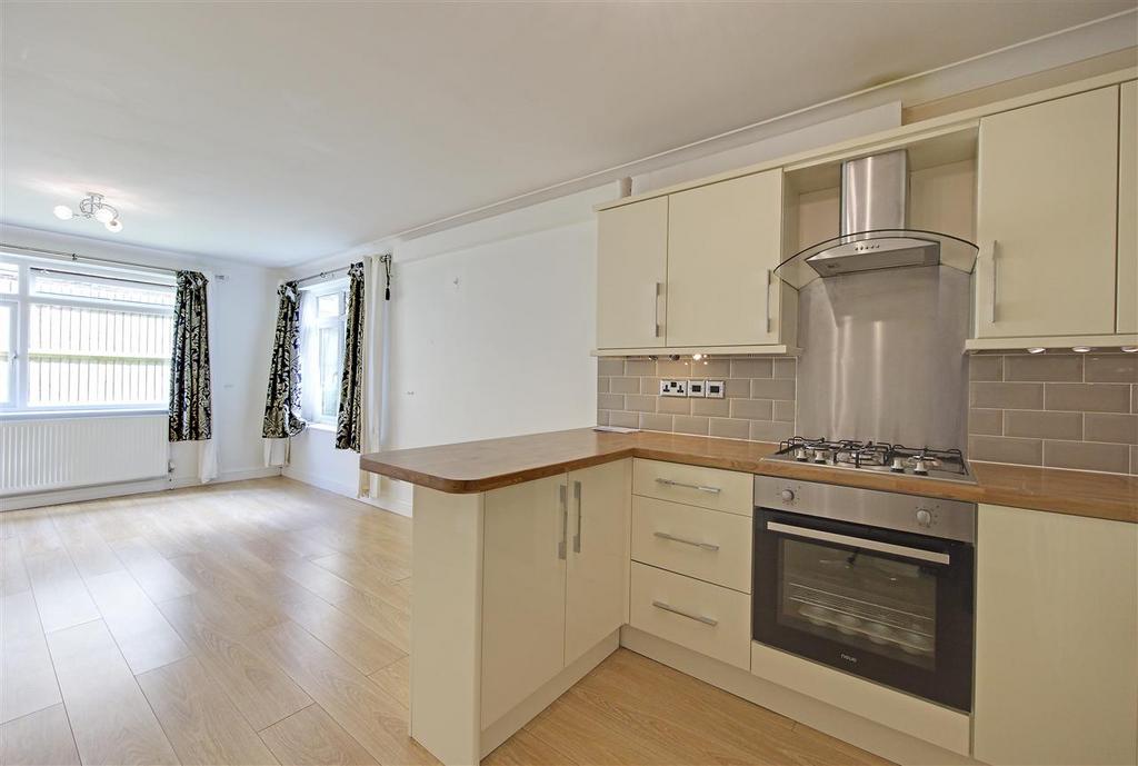 Kitchen / Lounge