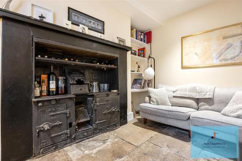 2 bedroom apartment for sale, Montpelier Crescent, Brighton