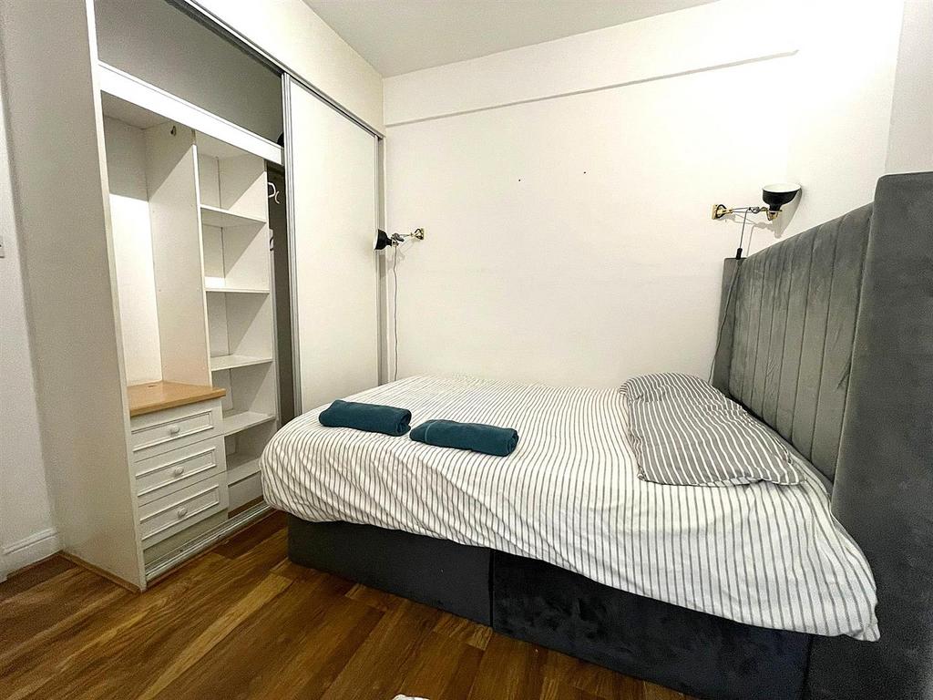 Bed 1.jpeg