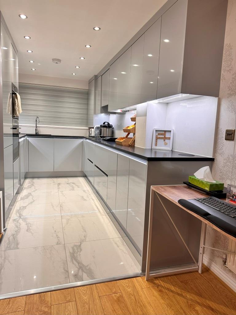 Kitchen pic 1