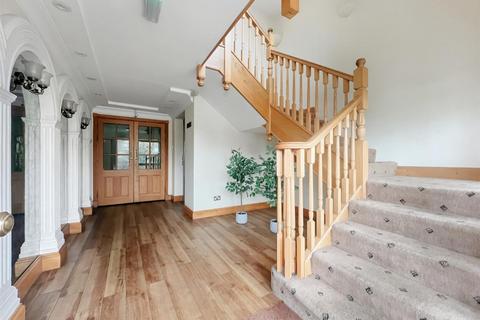 2 bedroom apartment for sale, Woodford Road, London