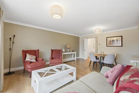 2 bedroom apartment for sale, Woodford Road, London
