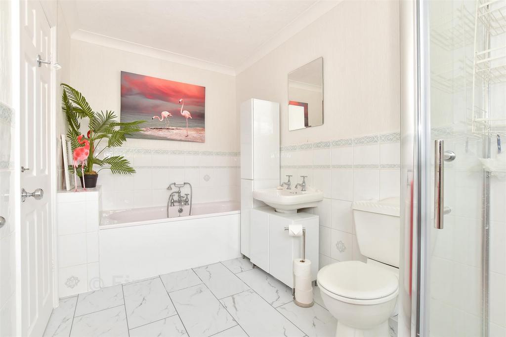 En-Suite Bathroom