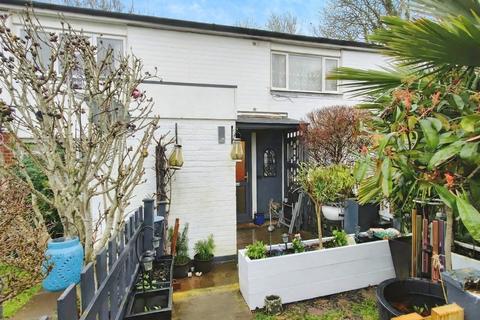 1 bedroom maisonette for sale, Burgett Road, Slough