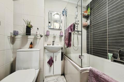 1 bedroom maisonette for sale, Burgett Road, Slough