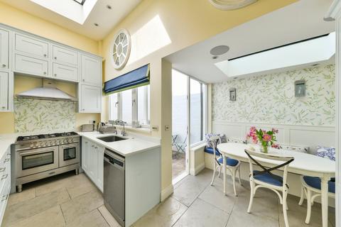 4 bedroom terraced house to rent, Hasker Street, Chelsea, London