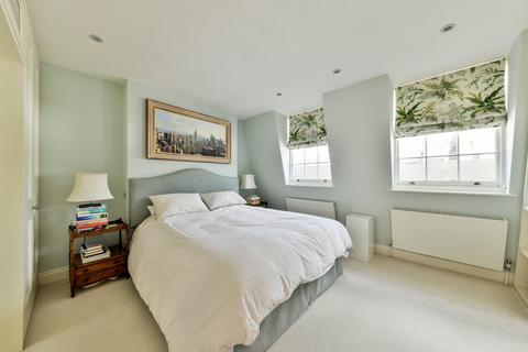 4 bedroom terraced house to rent, Hasker Street, Chelsea, London