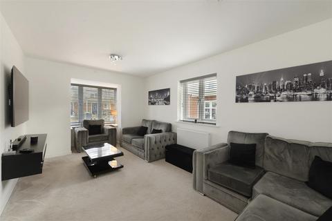 3 bedroom end of terrace house for sale, Chapman Close, Snodland ME6