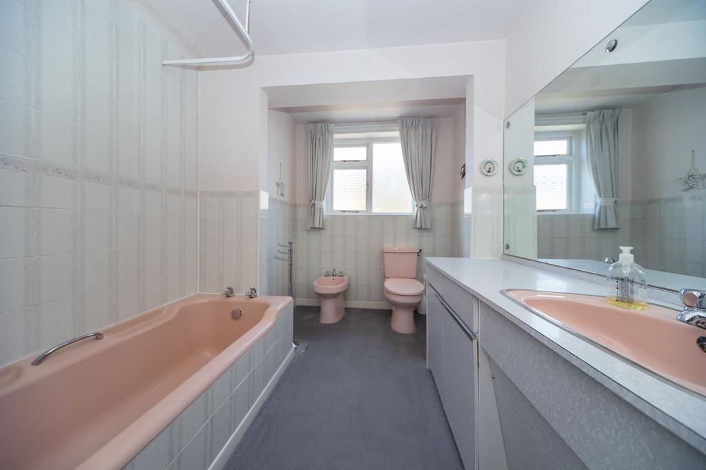 Family bathroom