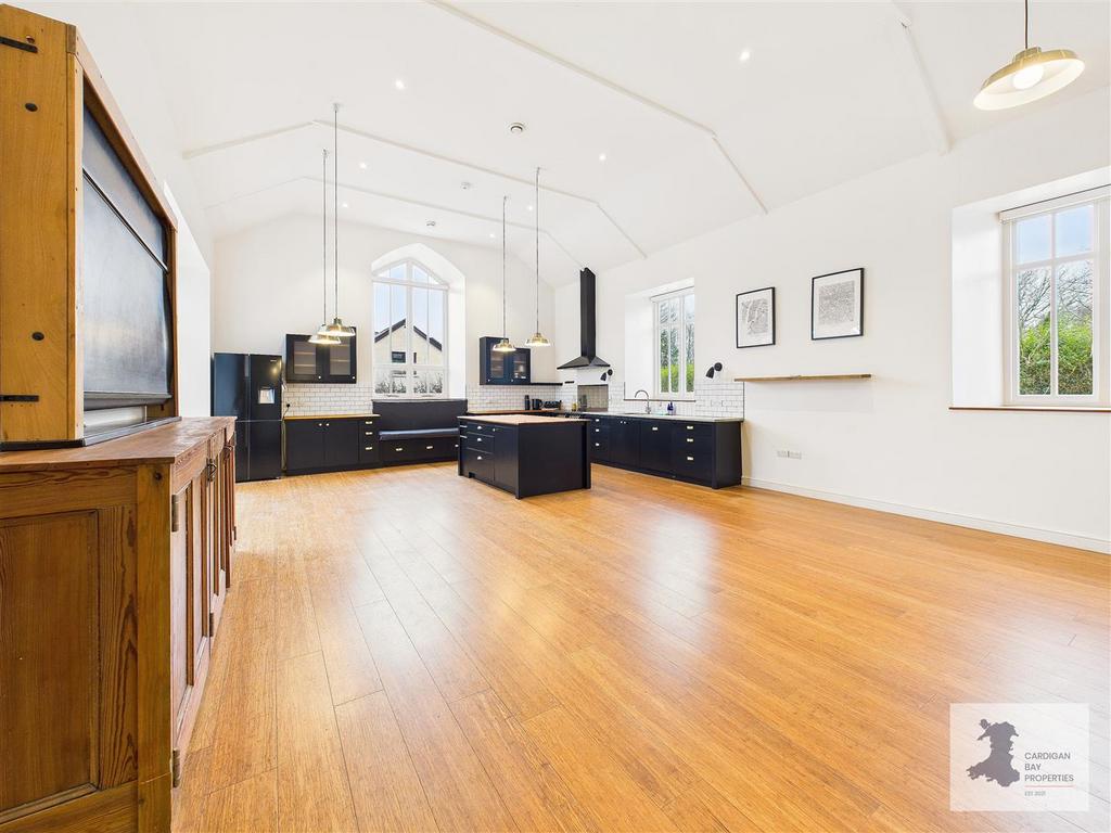 Kitchen/Living area