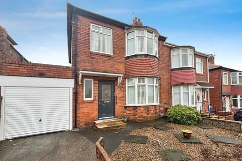 3 bedroom semi-detached house for sale, Kelso Gardens, Denton Burn, Newcastle upon Tyne, NE15