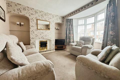 3 bedroom semi-detached house for sale, Kelso Gardens, Denton Burn, Newcastle upon Tyne, NE15
