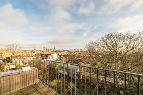 3 bedroom flat for sale, Hammersmith Grove, London W6