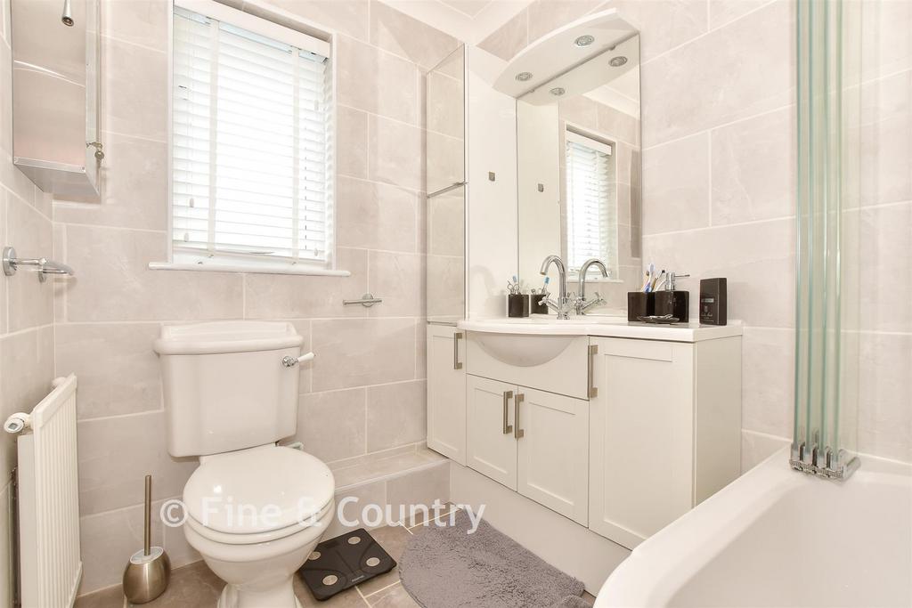 En-Suite Bathroom
