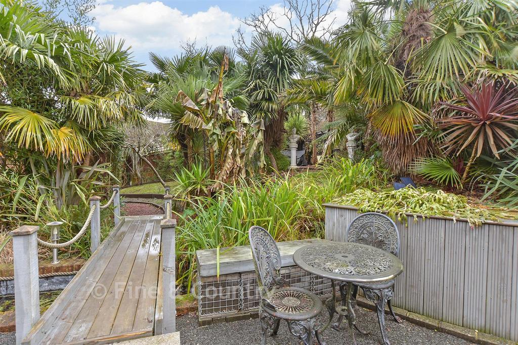 External Lifestyle Photograph