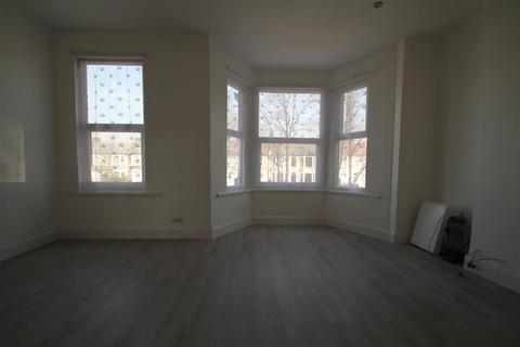 2 bedroom apartment to rent, Northbrook Road, Ilford