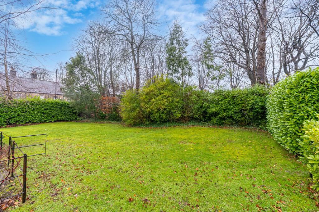 Summerhillcourt6
