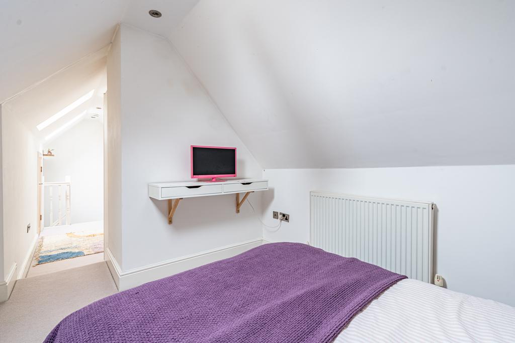Summerhillcourt28