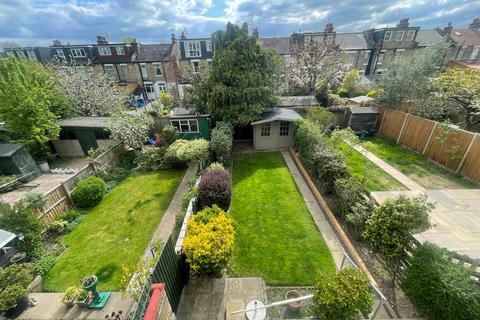 3 bedroom terraced house for sale, Shrewsbury Road, London, N11