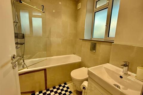 1 bedroom house to rent, Cameron House, St John's Wood Terrace, London