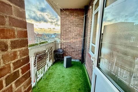 1 bedroom house to rent, Cameron House, St John's Wood Terrace, London