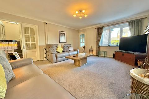 4 bedroom detached house for sale, Sandringham Avenue Audenshaw, Manchester