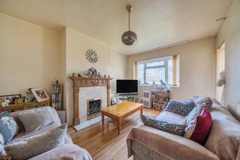 2 bedroom flat for sale, Broomhouse Lane, Fulham, London, SW6